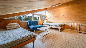 Jeju Haebaragi Pension