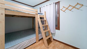 Jeju Haebaragi Pension