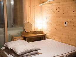 Jeju Haebaragi Pension