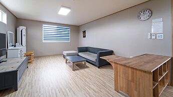 Seogwipo Haemil Dokchae Pension