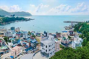 Samcheok Jangho Madang Minbak Pension