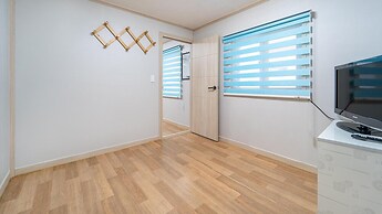 Samcheok Jangho Madang Minbak Pension