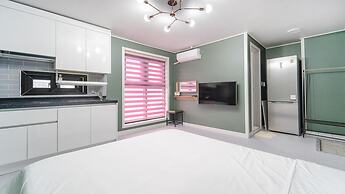 Samcheok Jangho Madang Minbak Pension