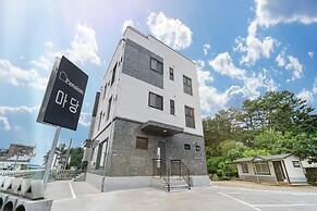 Samcheok Jangho Madang Minbak Pension