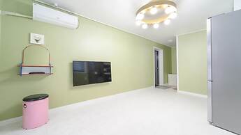 Samcheok Jangho Madang Minbak Pension