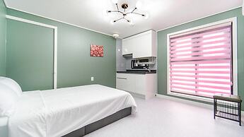 Samcheok Jangho Madang Minbak Pension