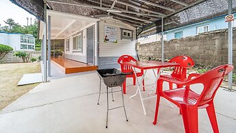 Samcheok Jangho Madang Minbak Pension