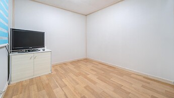 Samcheok Jangho Madang Minbak Pension