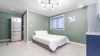 Samcheok Jangho Madang Minbak Pension