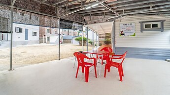 Samcheok Jangho Madang Minbak Pension