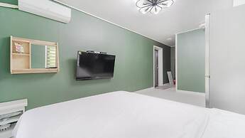 Samcheok Jangho Madang Minbak Pension