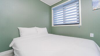 Samcheok Jangho Madang Minbak Pension