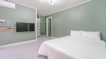 Samcheok Jangho Madang Minbak Pension