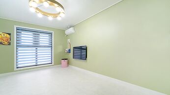 Samcheok Jangho Madang Minbak Pension