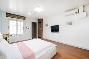 Daecheon Swiss Chalet Spa Pension