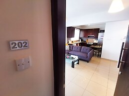 Promenade Breeze City Apartment