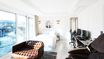 Alma Business Hotel