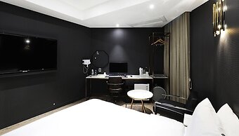 Alma Business Hotel