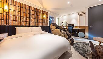 Alma Business Hotel