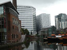 Travelodge PLUS Dublin City Centre