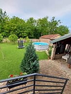 Villa Sorella Beautiful 3-bedroom Villa in Karanac