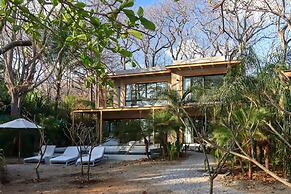 Luxury Beachfront Villa with private pool at Nantipa