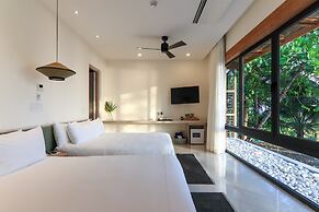 Luxury Beachfront Villa with private pool at Nantipa