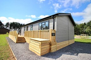 Hollicarrs - Bumblebee Lodge