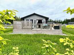 Hollicarrs - Bumblebee Lodge