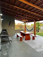 Casa Aconchegante 5 Min Praia com Churrasqueira