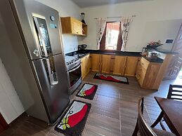 Casa Aconchegante 5 Min Praia com Churrasqueira