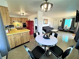 Sea Jay Motel & Marina