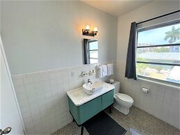 Sea Jay Motel & Marina