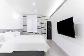 Pyeongtaek Godeok Richstay Hotel