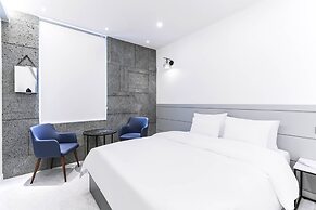 Pyeongtaek Godeok Richstay Hotel