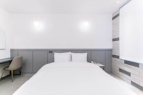 Pyeongtaek Godeok Richstay Hotel