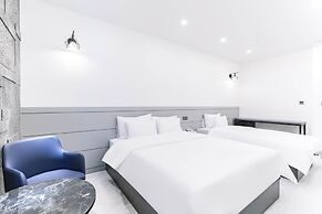 Pyeongtaek Godeok Richstay Hotel
