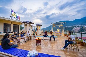 goSTOPS Rishikesh Lakshman Jhula - Hostel