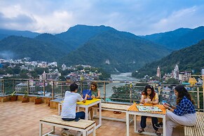 goSTOPS Rishikesh Lakshman Jhula - Hostel
