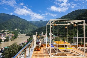 goSTOPS Rishikesh Lakshman Jhula - Hostel