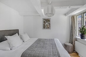 Sanders Regent - Smart 2-bdr Apt With Terrace