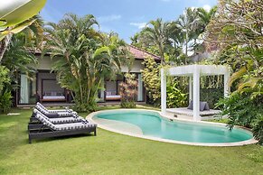 Villa Alice Dua by Villa Finder