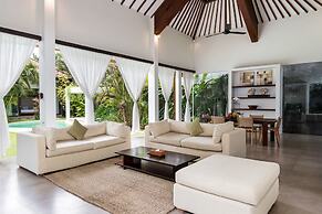 Villa Alice Dua by Villa Finder