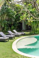 Villa Alice Dua by Villa Finder