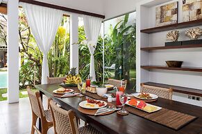 Villa Alice Dua by Villa Finder