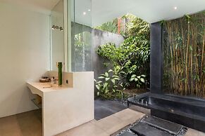 Villa Alice Dua by Villa Finder