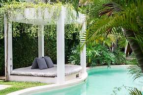 Villa Alice Dua by Villa Finder