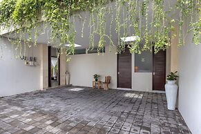 Villa Alice Dua by Villa Finder