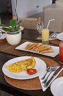 Villa Alice Dua by Villa Finder