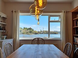 Cosy House in Eigionfa